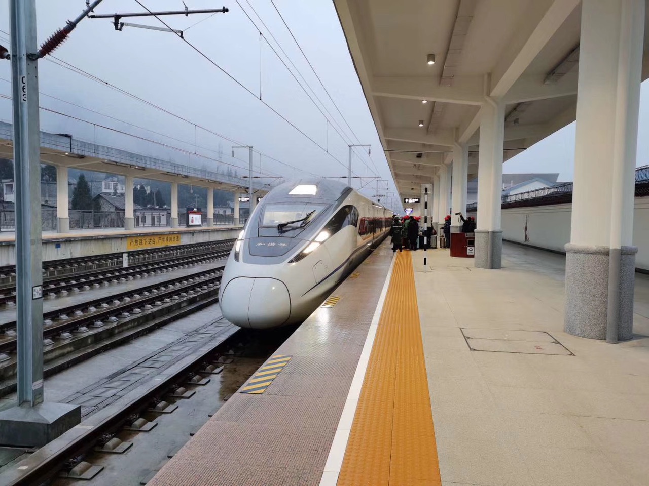 刚刚,镇雄至永康首趟高铁专列出发了!